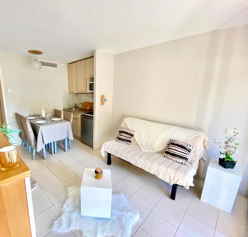 Cannes, Formidable T2 Avec Piscine A 2 Min De La Mer Apartment  Cannes